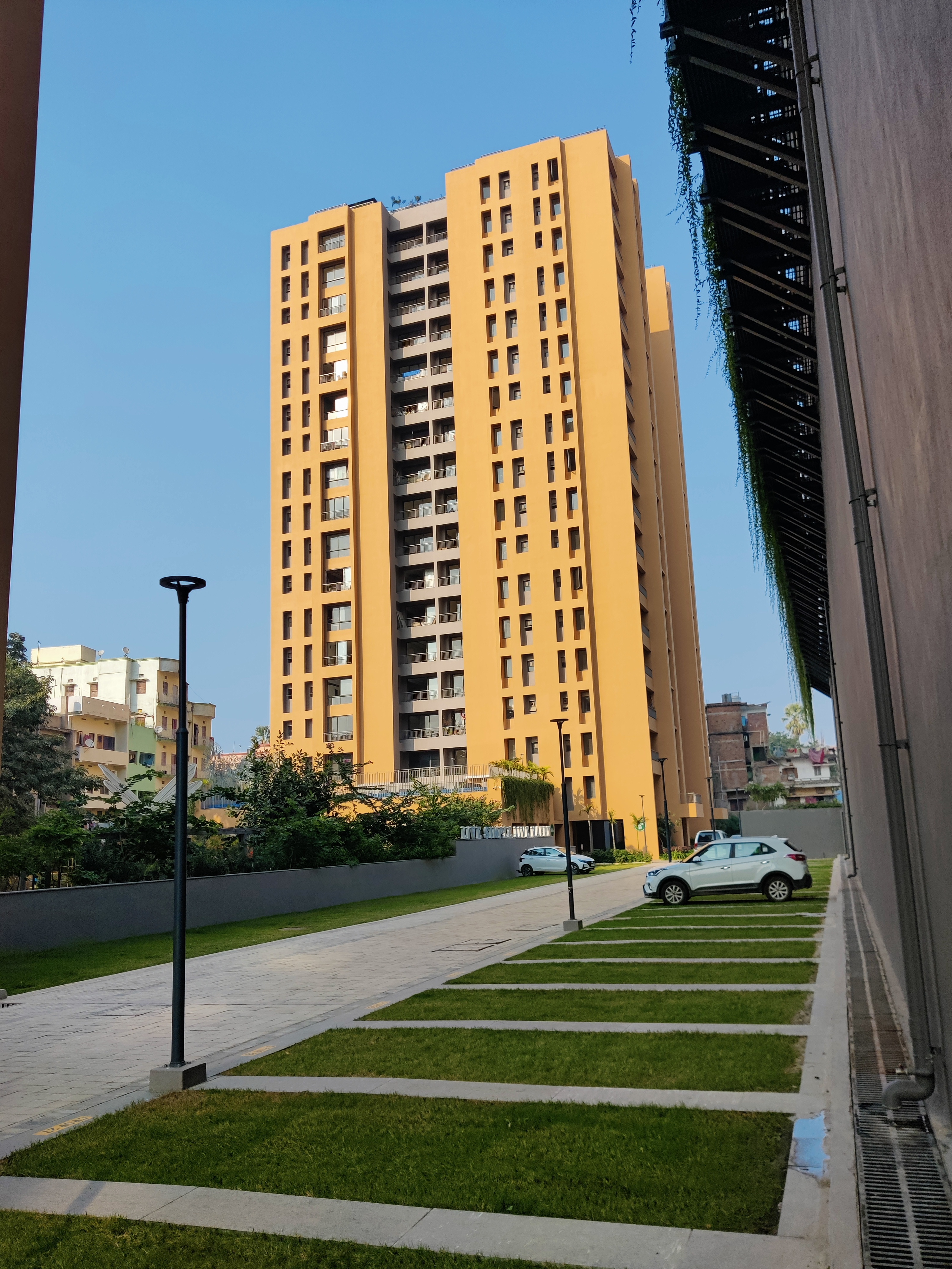 3Bhk Flat For Sale In Ambuja City centre 